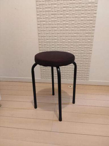 【1000円ピッタリにお値引き】椅子です。