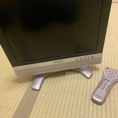 SHARP 15インチ テレビの画像