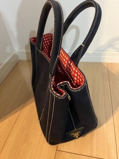 超美品　銀座限定PRADAバッグ