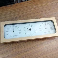 1216-035 ニトリ　時計温度湿度計