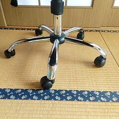 〈お取り引き中〉キャスター付きチェアの画像