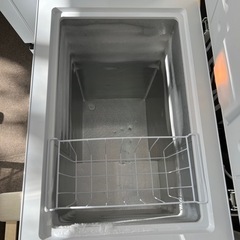 【配送・設置無料】★美品・2020年製★アイリスオーヤマ【 上開き式 冷凍庫 142L ワイド庫内 大容量 】ICSD-14A-Wの画像