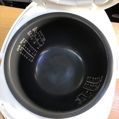 【TOSHIBA 炊飯器 5.5合炊き 2021年製】の画像