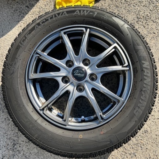 スタッドレス　タイヤ　4本