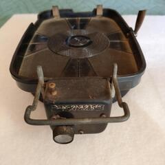 昭和製だが、令和の現在でも使っていた、ダイヤル式電話機とジュークスタンドの画像