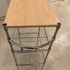 キャスター付きラックの画像