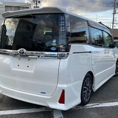 他の自社ローン店よりも安く乗れます!!予審審査に自信の無い方、安心してどうぞ！VOXY Z S ローダウン♡　オレンジラインの内装オシャレです♡の画像