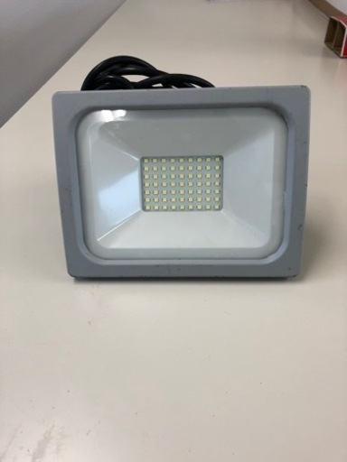 投光器