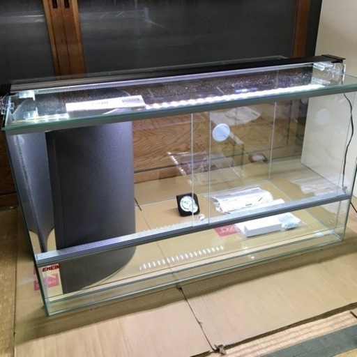 ①ケージとライトのセット