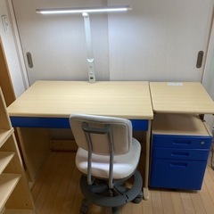 ニトリ学習机　椅子付き