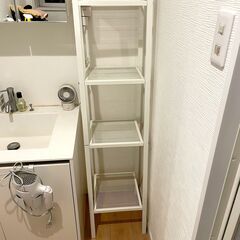 IKEAの白い棚 シェルフ ランドリー用でも本棚でもOK【引っ越し中に付き大放出中】の画像