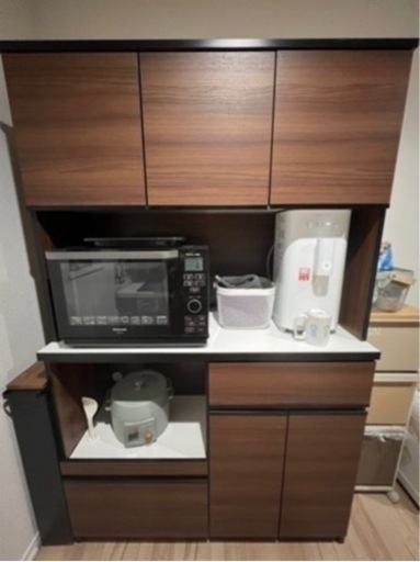 美品　食器棚　レンジ台 コンセント付 キッチンボード 完成品  収納 カップボード　2つに分かれる　ウォルナット　ブラウン　北欧　モダン