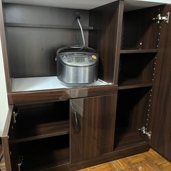 食器棚の画像