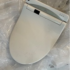 自動開閉温水便座　トイレ