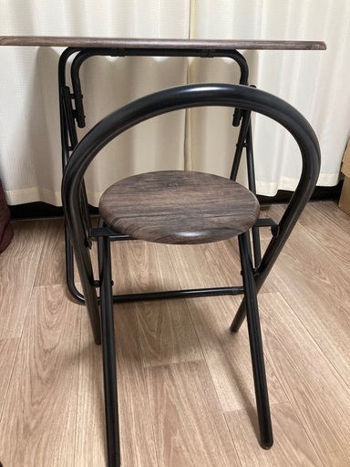 机といす