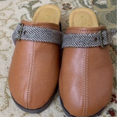 中がスポンジの様な暖かいサンダルですの画像