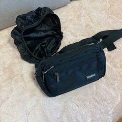 未使用　黒　ウエストポーチ　カバー付きの画像