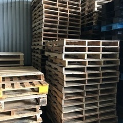 木製パレットあります。