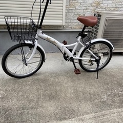 美品 折りたたみ自転車 白 20インチ 6段ギア