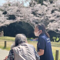 ゆっくり楽しく介護スタッフ、介護システム導入で記録時間削減（定員...