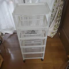 『決定しました』プラスチックの収納棚の画像