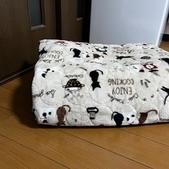 猫柄のカーペット