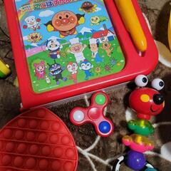 おもちゃ たくさんの画像