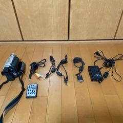 【ジャンク】Victor ビデオカメラGR-DVA10ほか付属品一式の画像