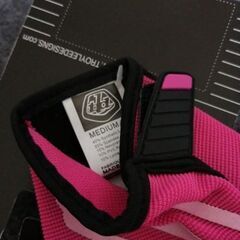 【新品】Troy Lee レーシンググローブ【ピンク】の画像