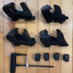 未使用VOLVO純正ルーフレール用キャリアベースセット（フット）