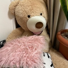 巨大クマのぬいぐるみ