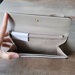 ショルダー付き薄型サイフ(新品未使用品)の画像