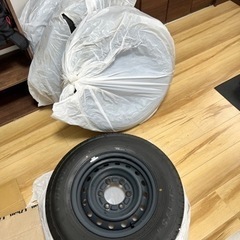 ハイエースタイヤホイール4本セットの画像