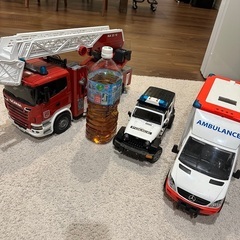 ブルーダーの車のおもちゃ