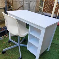 IKEAのテーブルと椅子のセット パソコンデスクや勉強机などに 白