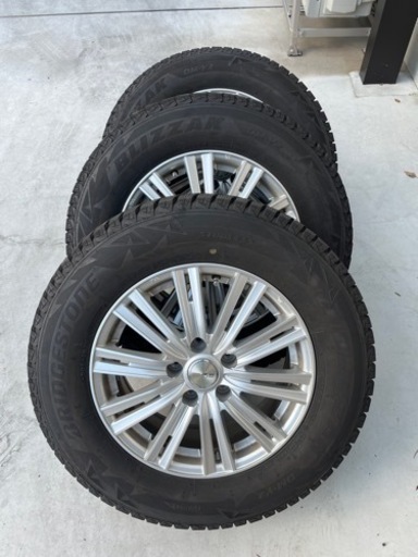 スタッドレスタイヤ　215/70R16 ブリヂストン　ブリザック