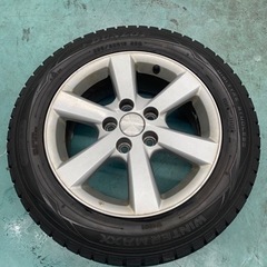 打合せ中。トヨタ純正ホイール　スタッドレス付き