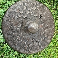 鉄製  急須　桜　(刻印あり)の画像