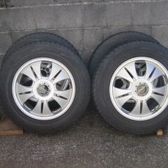 大幅値下げ　ﾌﾞﾘｼﾞｽﾄﾝ･ｽﾀｯﾄﾞﾚｽﾀｲﾔ（215/65R16）ホイール付き４本の画像