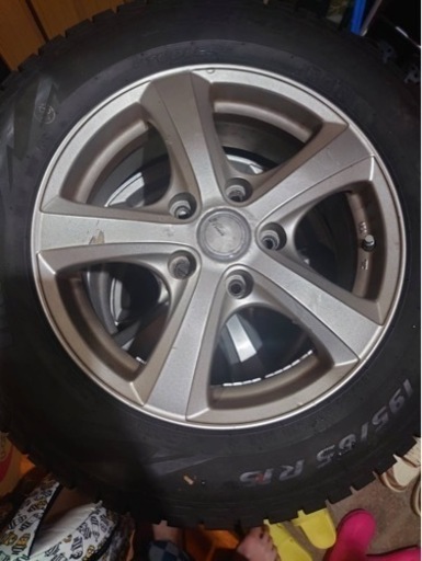 ピレリ　スタッドレス　195／65 R15 4本セット