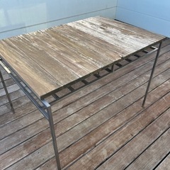 屋外用テーブルセットの画像