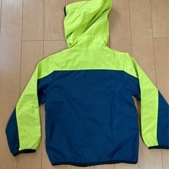 『お取引中』薄手のジャンパー　130センチの画像