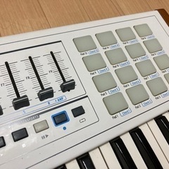 値下げ中！ARTURIA keylab 49 MIDIキーボード ソフトシンセ音源の画像