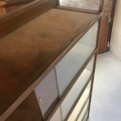 昭和レトロ　ガラス戸棚Aの画像
