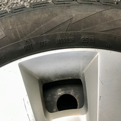 スタッドレスタイヤ 日産の画像