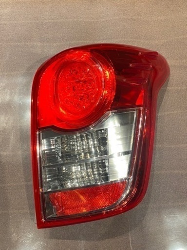 美品✨ カローラフィールダー LEDテール 右 後期