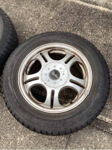 スタッドレスタイヤ　アルミホイール付き　195 65 r15 91q プリウスなど　6部山