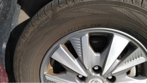 【日産e-POWERセレナ】195/65R15スタッドレスタイヤ　ホイール　タイヤタワー　カバー　リフター　セット