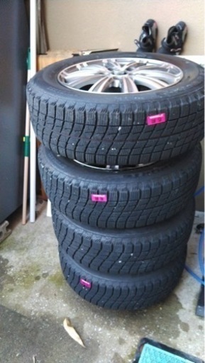 【日産e-POWERセレナ】195/65R15スタッドレスタイヤ　ホイール　タイヤタワー　カバー　リフター　セット