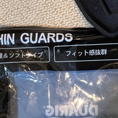 Duarig サッカー　すねあて　スネ　新品　軽量　ソフトタイプの画像
